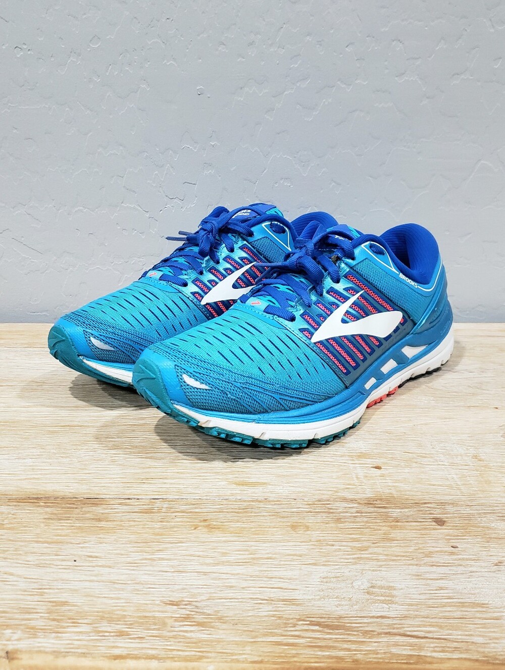 BROOKS Women's Transcend 5 GuideRails Running Shoes (9.5M) Blue/Pink